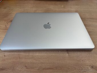 MacBook Pro 13" (2018) TouchBar i5/16GB/250GB - top stav - 5