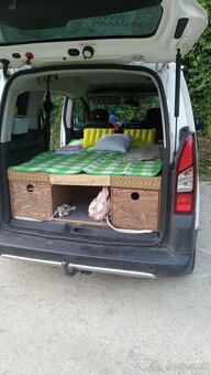 Obytná vestavba do auta - 5