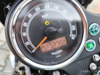 Triumph Bonneville SE - 5