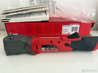 Milwaukee M12 FUEL Uhlový rázový utahovák 3/8” - 5