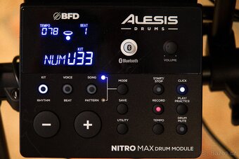Elektronické bicí Alesis nitro max s přidaným tomem a crahem - 5