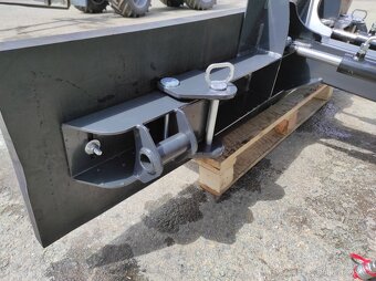 Hydraulická gumová stěrka pro shrnovaní a vyhrnovaní - 5