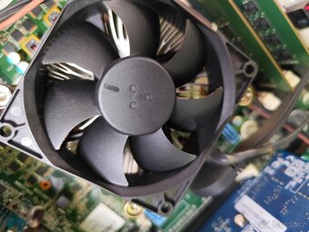 Herní počítač + monitor | GT 1030, SSD, RAM 8 GB - 5