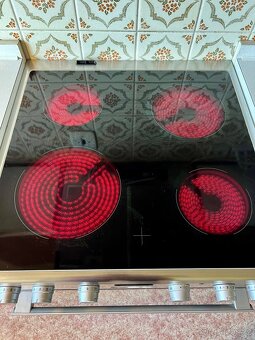 Retro kuchyně se spotřebiči - 5