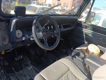 Jeep Wrangler - 5