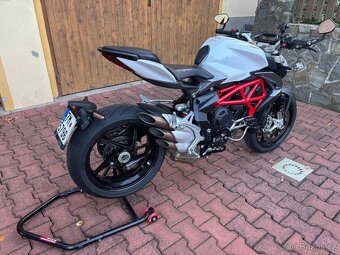MV Agusta Brutale 800 - 5