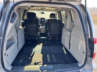 Chrysler Town Country 3,6 DVD, RT 2012 - 5