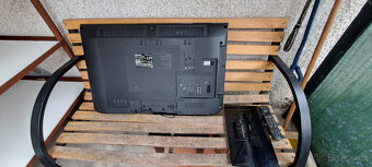 LCD Panasonic 82 cm - 5
