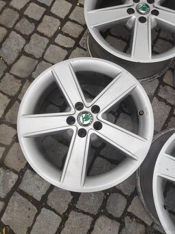 Prodám orig alu 17 škoda VW audi 5x100 ET 38 - 5