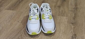 Ruzne druhy bot,tenisek Nike,Blauer,Reebok atd. - 5