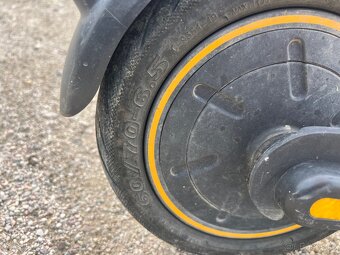 Elektrokoloběžka segway ninebot - 5