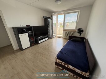 Zrekonstruovaný 1+1 se vším, co potřebujete balkon, sklep i - 5
