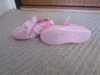 Pěkné růžové sametové botičky - bačkůrky, č. 31 a č. 27 - 5