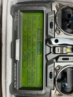 Hitec AURORA 9X 9-kanálová 2.4GHz vysílačka - 5