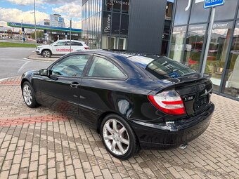 Mercedes-Benz Třídy C 180i Kompresor kupé - 5