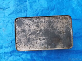 Plechový kanystřík od oleje - 5