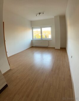 Nabízíme pronájem pěkného bytu 2+kk (40m2) v centru Náchoda - 5