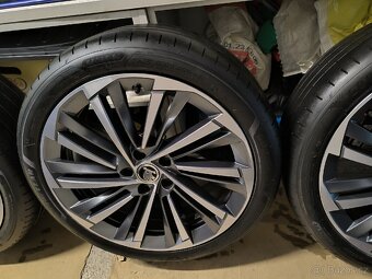 ALU kola Škoda Superb 3 5x112 r19 Originál, pneu ZÁNOVNÍ 99% - 5