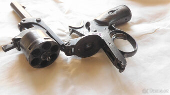 Revolver ráže 38 - 5