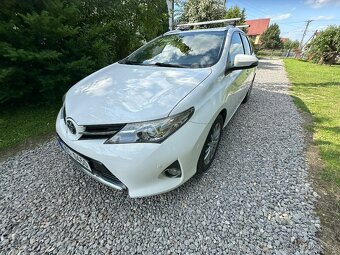 Toyota Auris COMBI- rv2013- 1.6 97kw- 112000km - 5