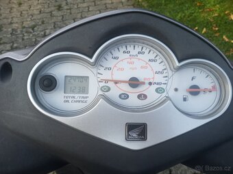 Honda Dylan 125 - 5