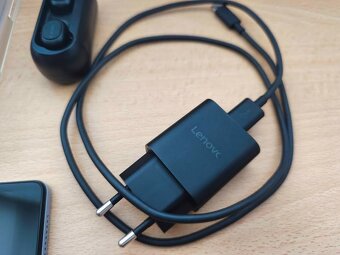 Tablet Lenovo M8 LTE 8" + obaly, sluchátka, paměťová karta. - 5