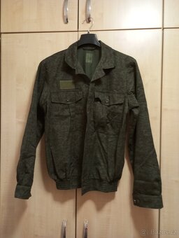 Vojenské maskáče a další vojenské oděvní součástky - 5