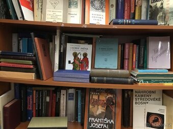 Knihy soubor 4000 svazků - 5