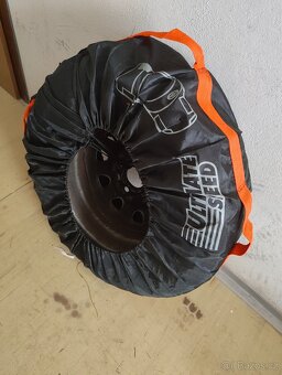 Prodám pneu 165/70 R13 s disky - 5