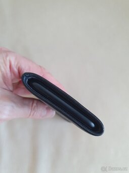 Kožené puzdro fitBAG Beat Black pro iPhone 8 / SE 2 SE 3 - 5
