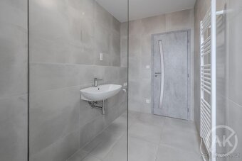 Pronájem podkrovního bytu 3+kk s balkonem v novostavbě v Bra - 5