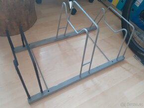 STOJAN NA 3 CYKLISTICKÁ KOLA - VÝROBA NA MÍRU.PŮ.CENA 8400,- - 5
