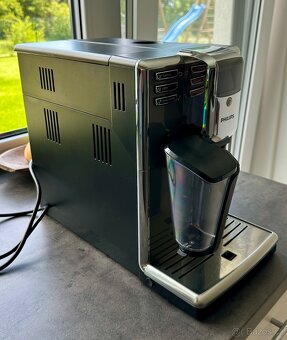 Kávovar Philips LatteGo EP5334/10 - 5