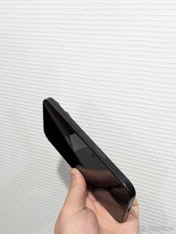 Apple iPhone 16 Pro 512 GB černý - 5