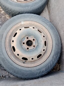 Zimní pneu i s diskem 185/60 R14 Fabia I - 5
