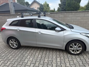 Bouraný Hyundai I30 combi - 5