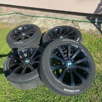 Přední nárazník bmw e90, kola R17 - 5