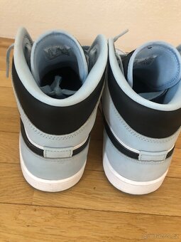 Air Jordan 1 Mid SE - 5