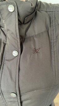 Krásná vypasovaná péřová vesta vel.M - 5