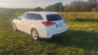 Toyota Auris 2013, 1.6 97kw benzín - 5