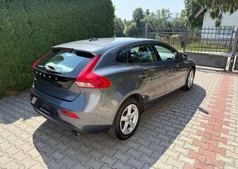 Volvo V40 1,6i pravidelný sevis Top stav benzín - 5