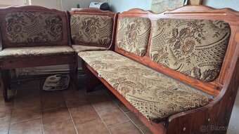 🔹 Jídelní rohový L kout + 2 dřevěné židle – super stav  Po - 5