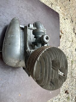 Predám motor JAWA 250/559 panelka pretáča a radí - - 5