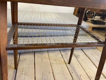 Starožitný dřevěný stolek - 5