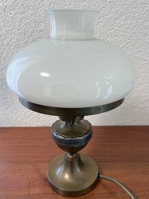 Stolní mosazná lampa s bílým stínidlem - 5