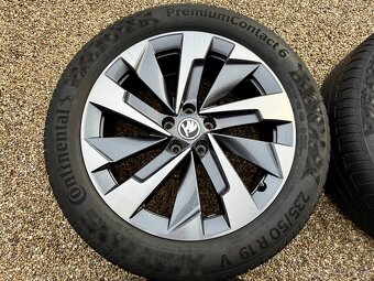 Originální ale sada HALTI 19" s pneu Continentál Kodiaq 2 - 5
