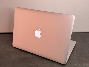 MacBook Air 13'' 2015 / i5 / 8GB / 256GB SSD - DPH - 5