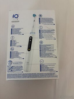 Zubní kartáček Oral B iO Series 5 White PC 3800kč - 5