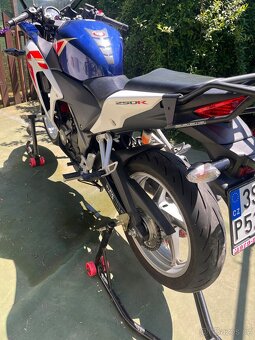 Honda cbr 250r - 5