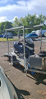 Přívěs na motorku sklopnou nájezdovou rampou - 5